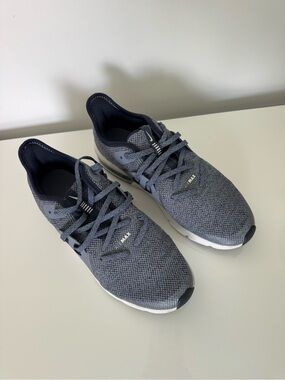 Nike Women's Gray Knit Sneakers